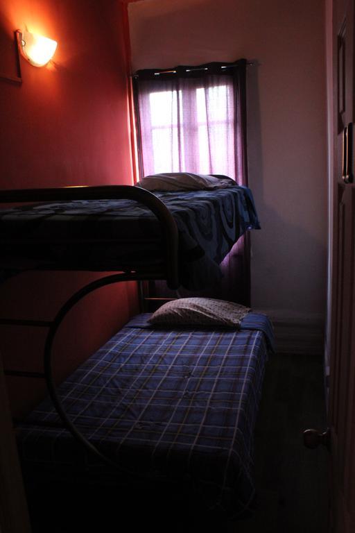 Hostal Barrio Brasil ซานติอาโก ภายนอก รูปภาพ