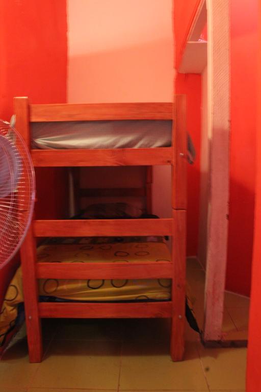 Hostal Barrio Brasil ซานติอาโก ภายนอก รูปภาพ