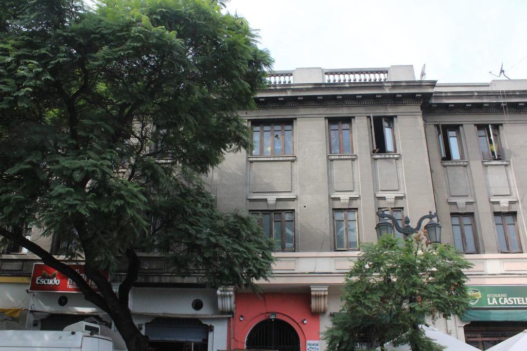 Hostal Barrio Brasil ซานติอาโก ภายนอก รูปภาพ
