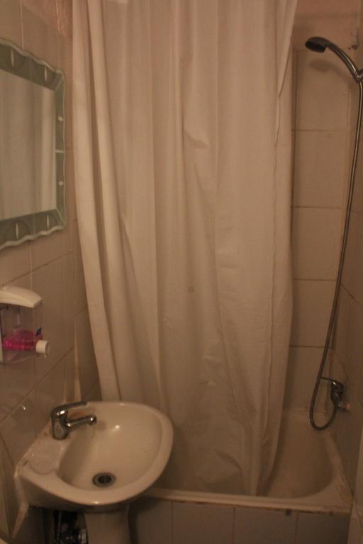 Hostal Barrio Brasil ซานติอาโก ภายนอก รูปภาพ