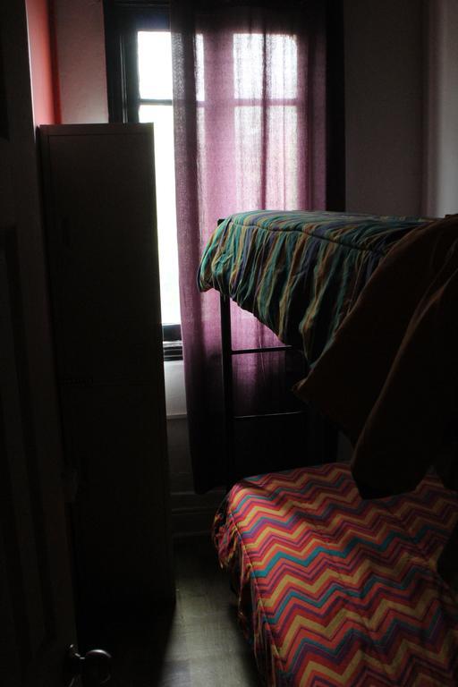Hostal Barrio Brasil ซานติอาโก ภายนอก รูปภาพ