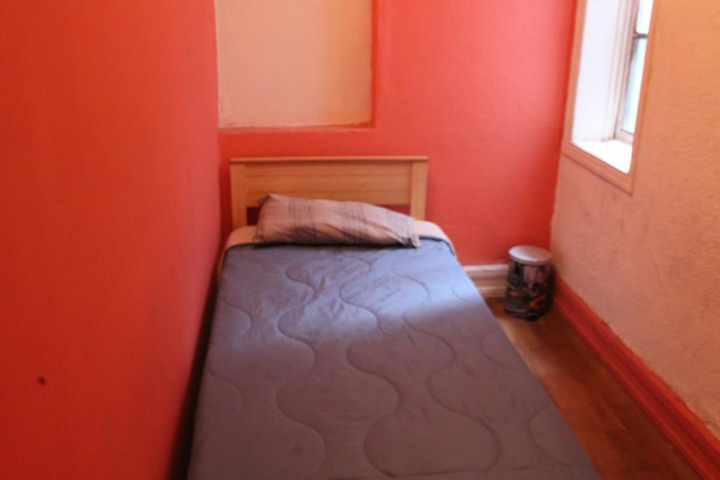Hostal Barrio Brasil ซานติอาโก ภายนอก รูปภาพ